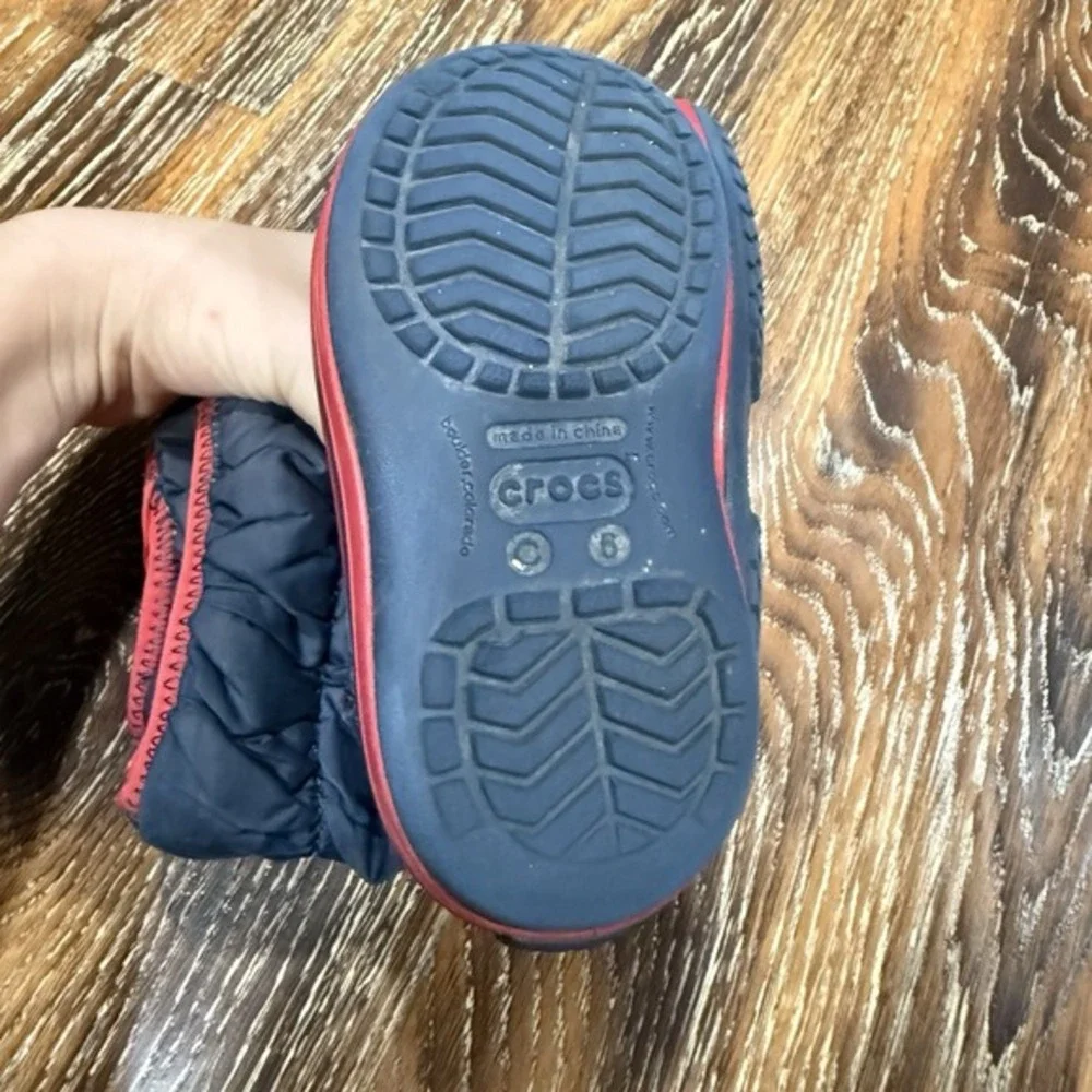 Toddler Boy's or Girl's Crocs Snow Boots Size 6C  Navy‎ Blue Red Trim